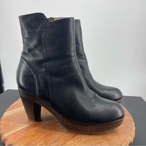 Sutro San Francisco Boots black leather wooden heeled soles Sz 10